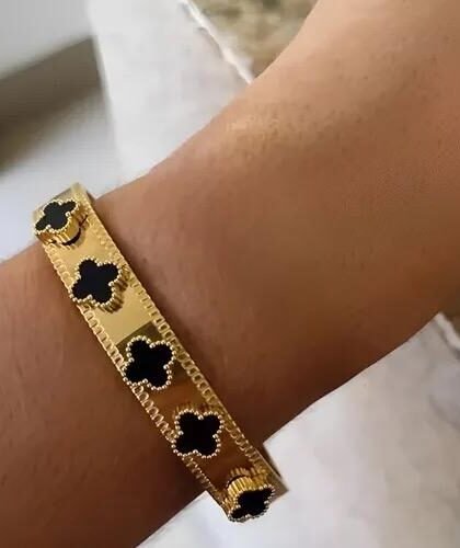Pulseira Bracelete Virgínia aço trevo folheado