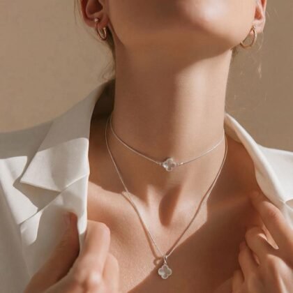 Conjunto Joias Folheado Colar e Pulseira Trevo Sorte em Design Elegante e Durável